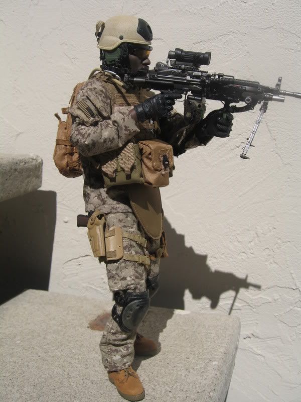 USMC Force Recon Saw Gunner (LOTS of pics)