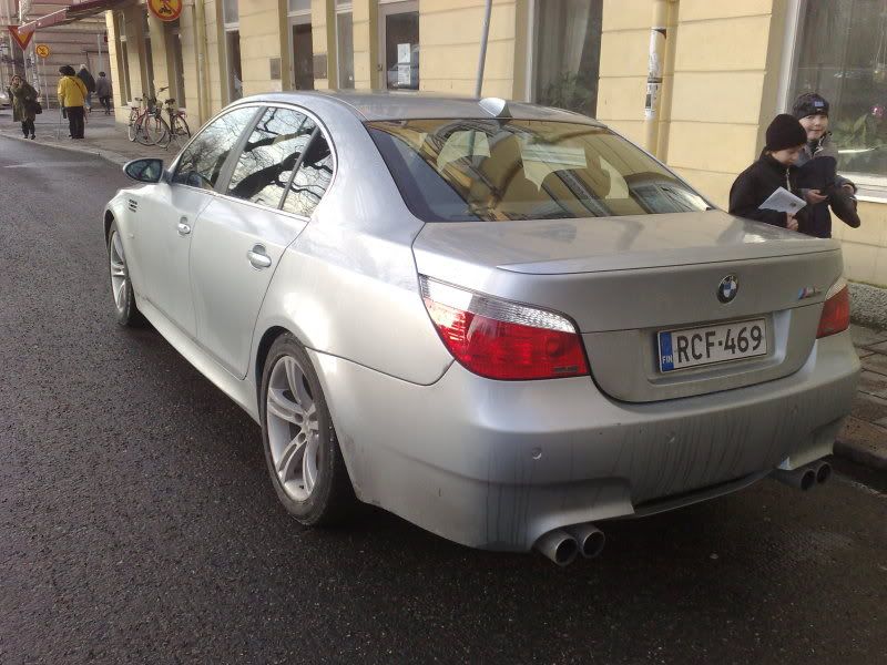 BMWM5E604.jpg