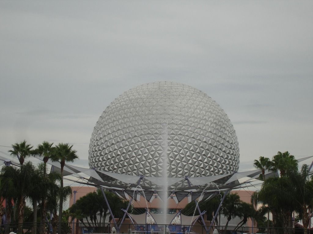 EpcotSpashipEarth2.jpg