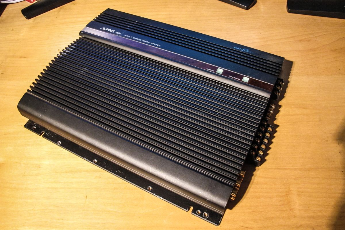 Alpine amplifiers (3 x 90s high end amps) Retro Rides