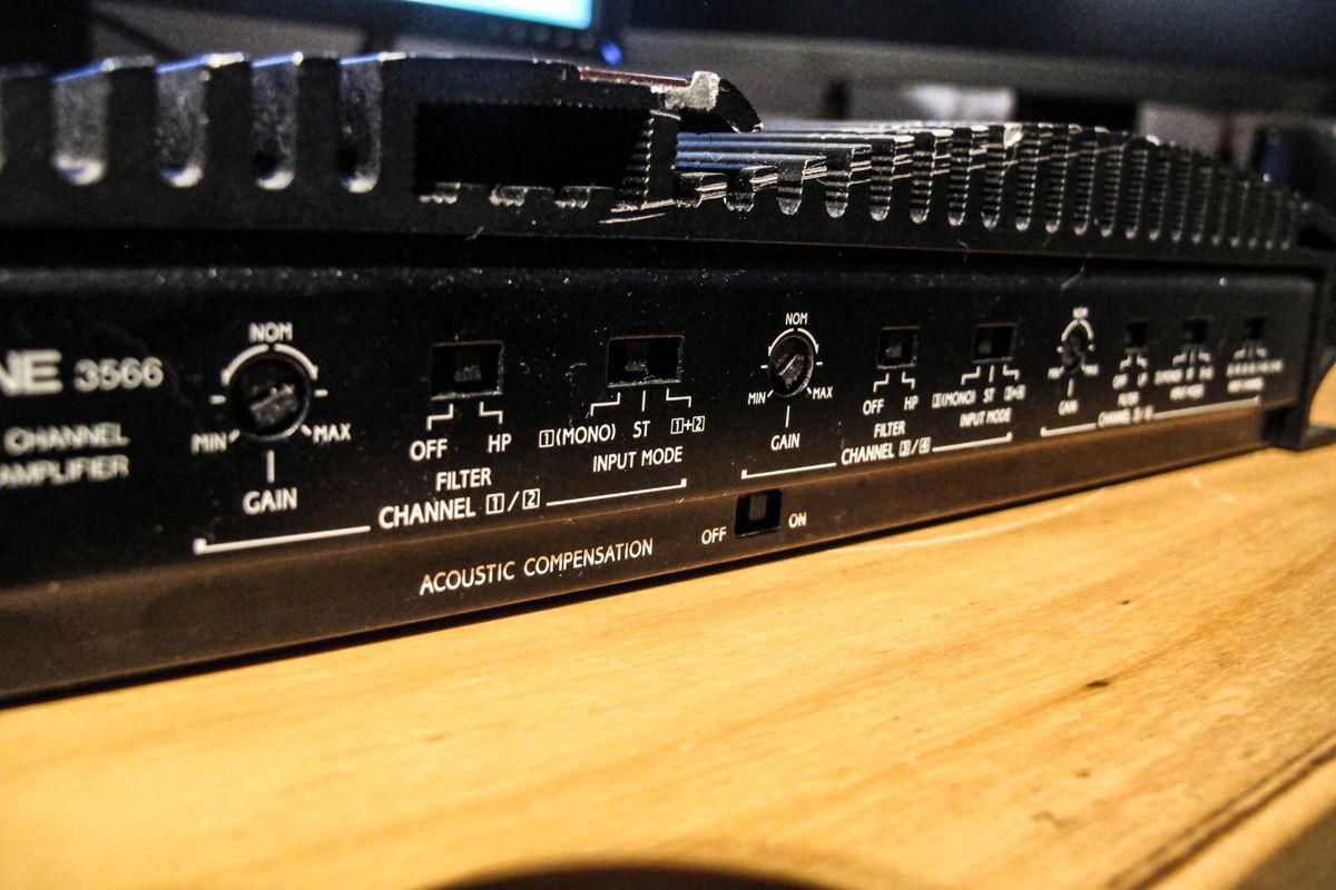 Alpine amplifiers (3 x 90s high end amps) Retro Rides