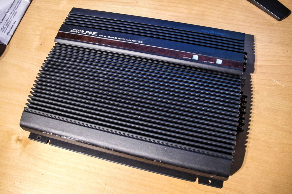 Alpine amplifiers (3 x 90s high end amps) Retro Rides