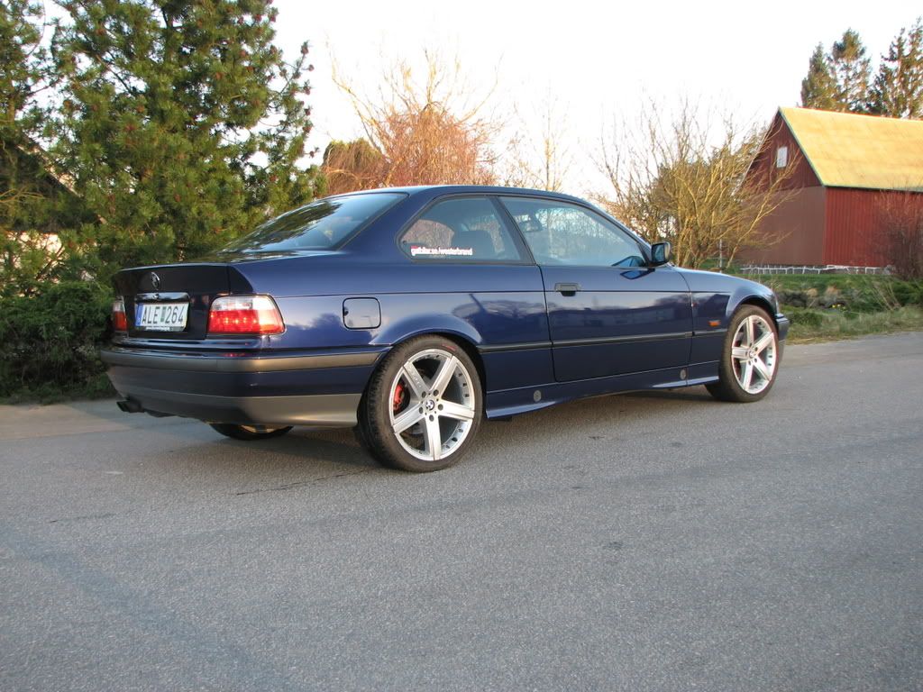 http://i74.photobucket.com/albums/i255/westerbrand/min%20bmw%20328i/IMG_5826.jpg