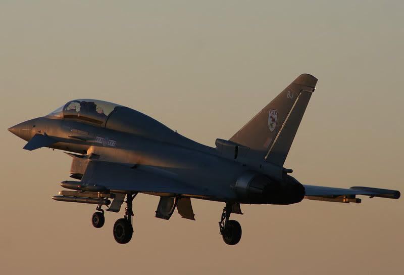 IMAGE: http://i74.photobucket.com/albums/i266/Coningsby/14th%20Feb%2007/31.jpg