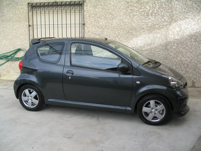 AYGO005.jpg