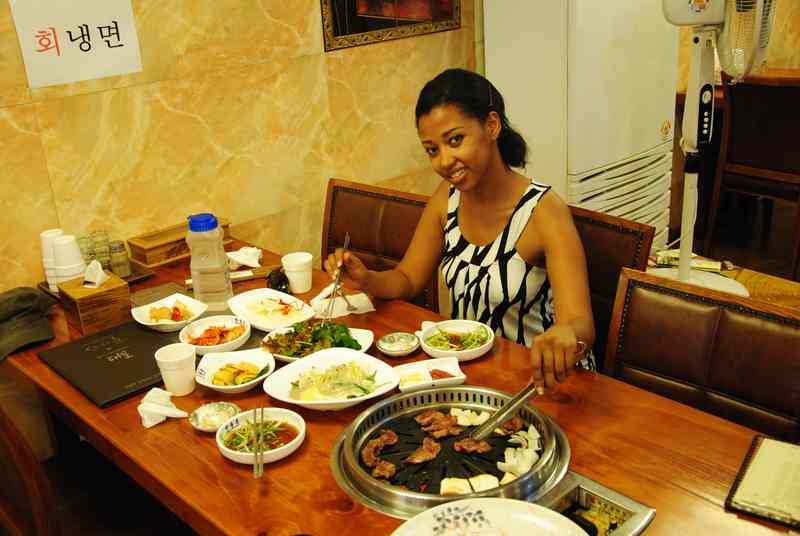 Красивые, симпатичные и живописные девушки планеты Земля. ( фототраффик )