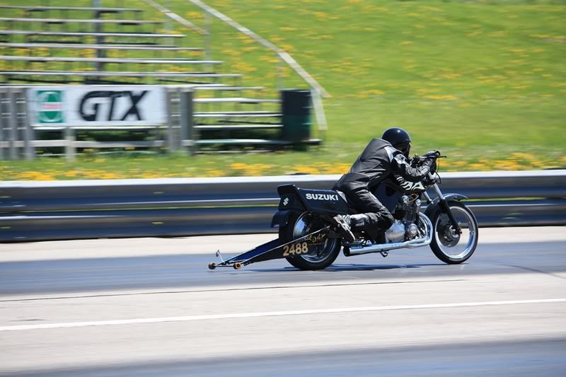 IMAGE: http://i74.photobucket.com/albums/i271/Sawbladz/Random%20cars/IMG_4738-1.jpg