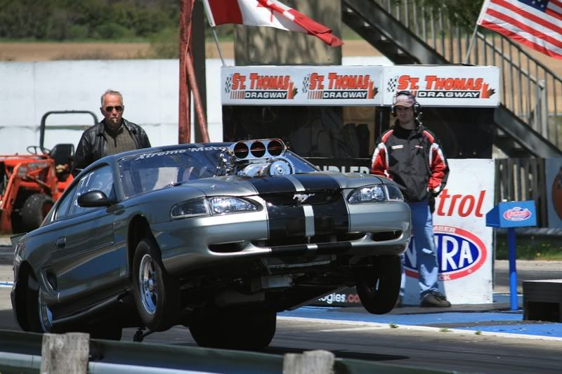 IMAGE: http://i74.photobucket.com/albums/i271/Sawbladz/Random%20cars/IMG_4798-1.jpg