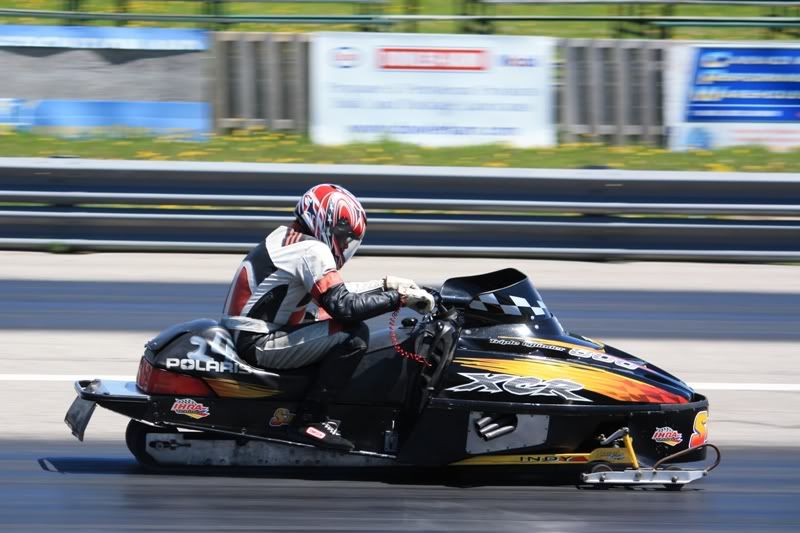 IMAGE: http://i74.photobucket.com/albums/i271/Sawbladz/Random%20cars/IMG_4849-1.jpg