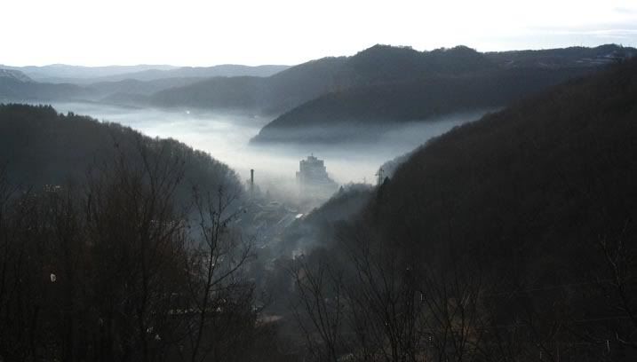 http://i74.photobucket.com/albums/i243/vjeko/zagadjenje_daleko.jpg